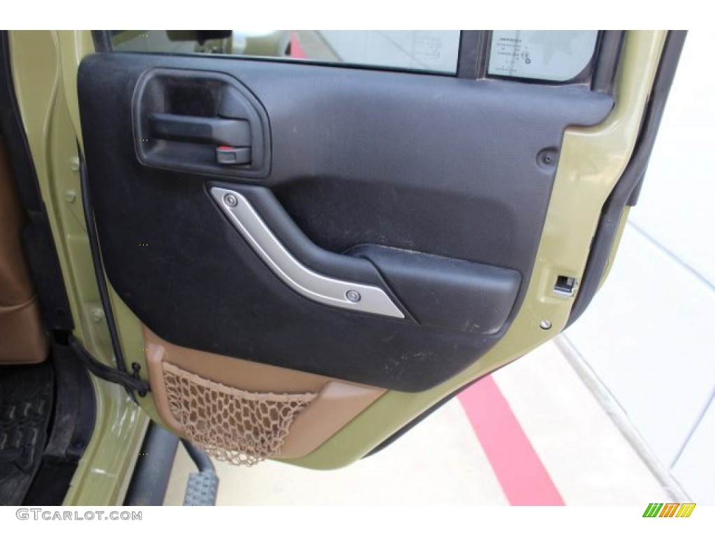 2013 Wrangler Unlimited Sahara 4x4 - Commando Green / Black/Dark Saddle photo #27