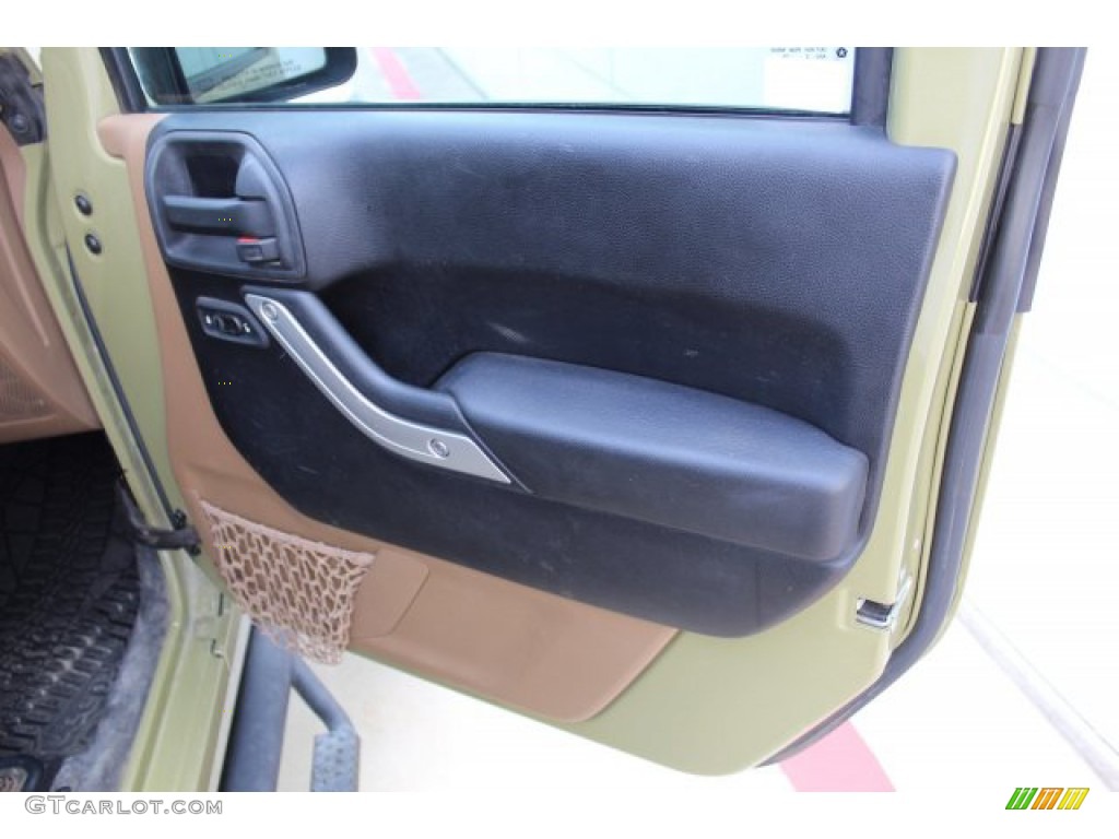 2013 Wrangler Unlimited Sahara 4x4 - Commando Green / Black/Dark Saddle photo #29