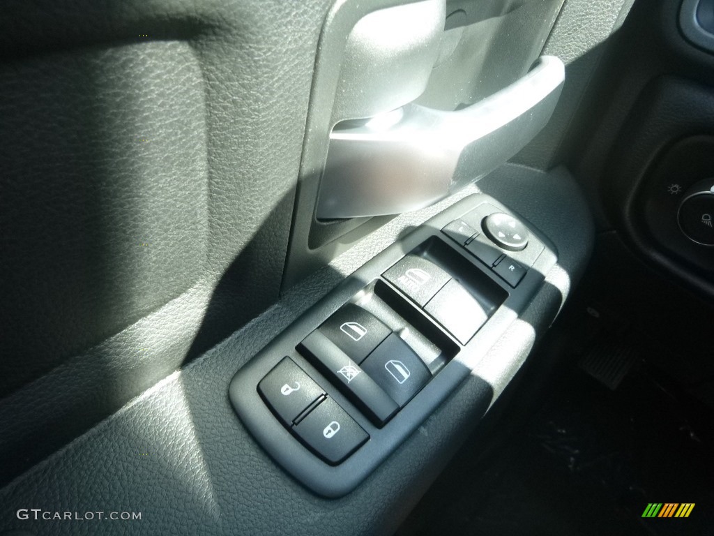 2019 3500 Tradesman Crew Cab 4x4 - Maximum Steel Metallic / Black/Diesel Gray photo #20
