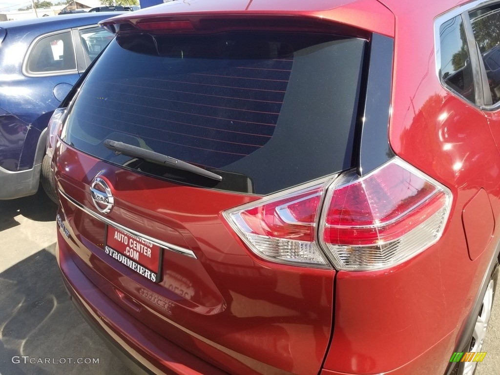 2016 Rogue S - Cayenne Red / Almond photo #4