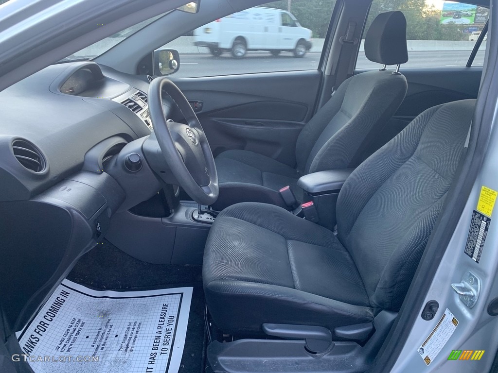2010 Yaris Sedan - Silver Streak Mica / Dark Charcoal photo #9