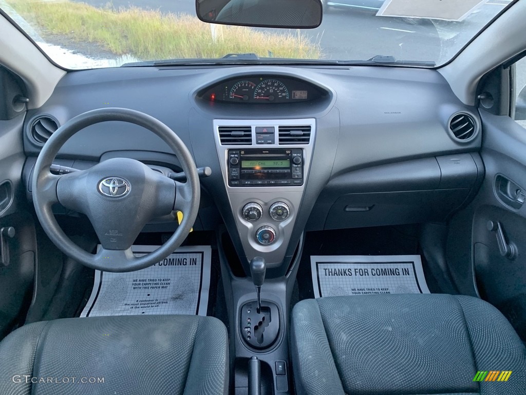 2010 Yaris Sedan - Silver Streak Mica / Dark Charcoal photo #14