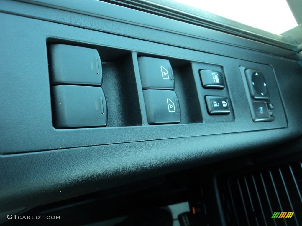2010 Titan SE Crew Cab 4x4 - Blizzard White / Charcoal photo #9