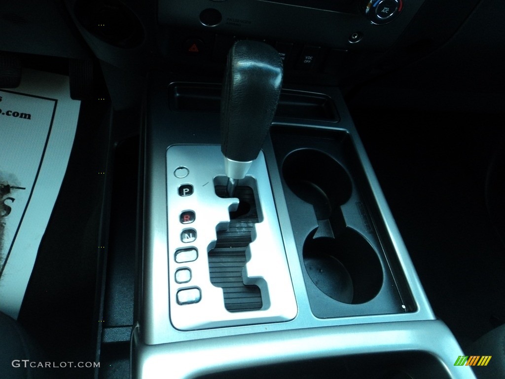 2010 Titan SE Crew Cab 4x4 - Blizzard White / Charcoal photo #19
