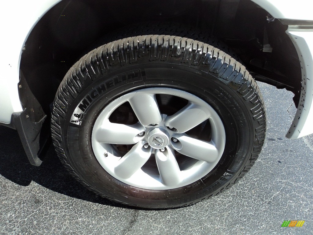 2010 Titan SE Crew Cab 4x4 - Blizzard White / Charcoal photo #23