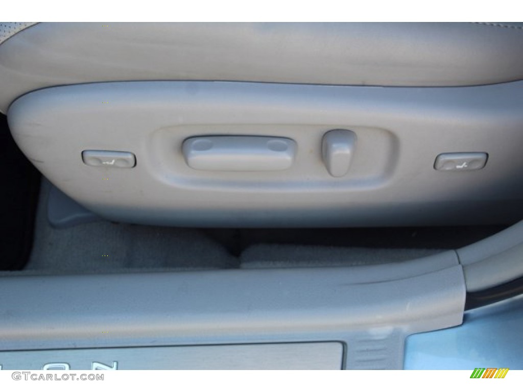 2011 Avalon Limited - Zephyr Blue Metallic / Light Gray photo #16