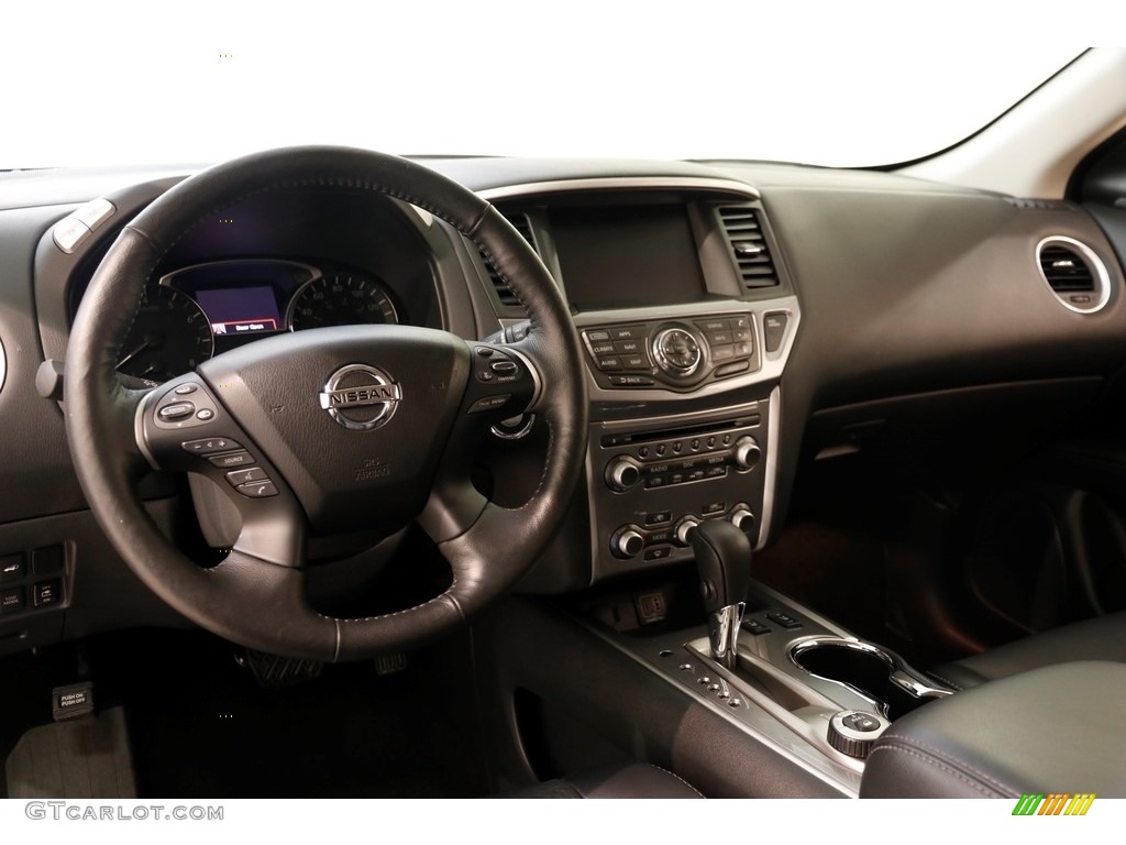2019 Nissan Pathfinder SL 4x4 Charcoal Dashboard Photo #135035412