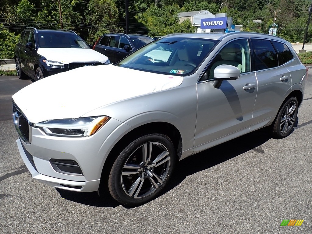Bright Silver Metallic 2020 Volvo XC60 T5 AWD Momentum Exterior Photo #135038790