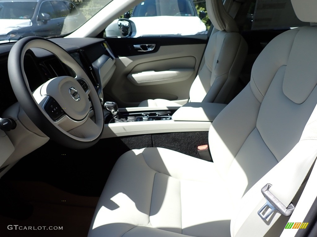 2020 Volvo XC60 T5 AWD Momentum Front Seat Photo #135038853