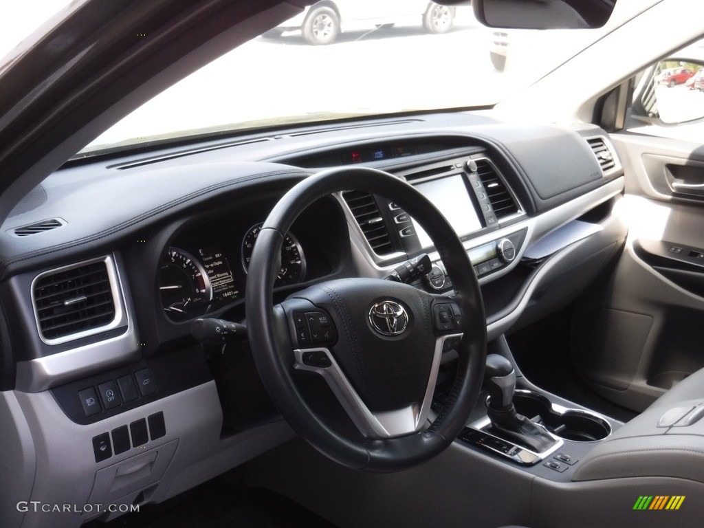 2018 Highlander XLE AWD - Alumina Jade Metallic / Ash photo #14