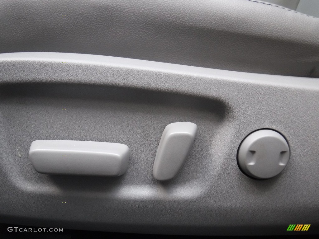 2018 Highlander XLE AWD - Alumina Jade Metallic / Ash photo #17