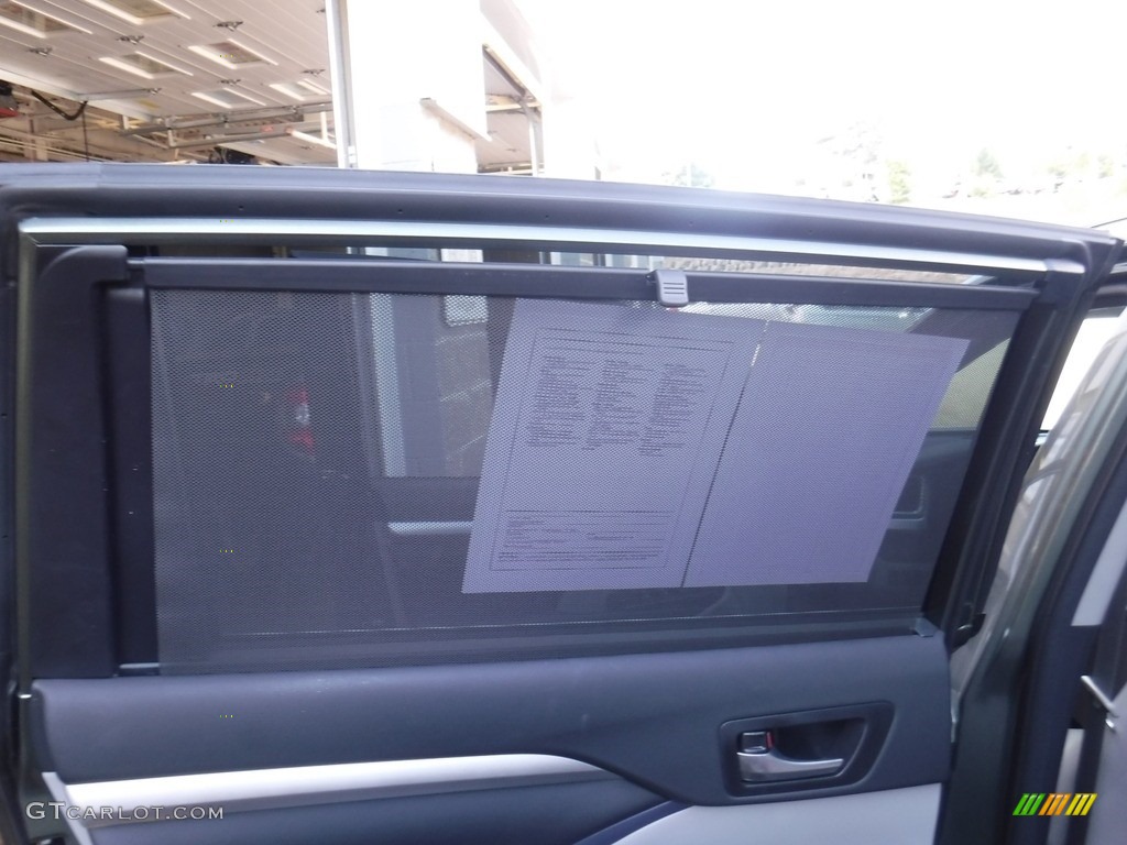 2018 Highlander XLE AWD - Alumina Jade Metallic / Ash photo #25