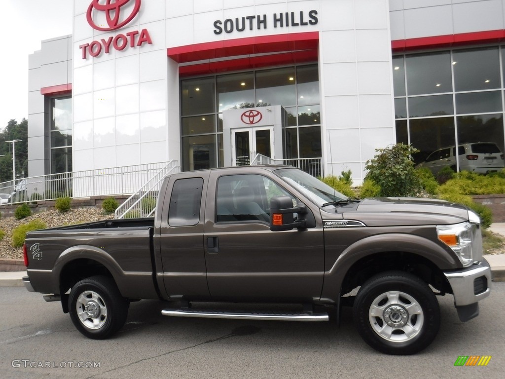 2016 F250 Super Duty XLT Super Cab 4x4 - Caribou Metallic / Adobe photo #2