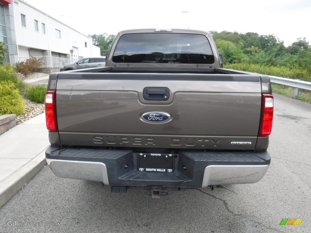 2016 F250 Super Duty XLT Super Cab 4x4 - Caribou Metallic / Adobe photo #10
