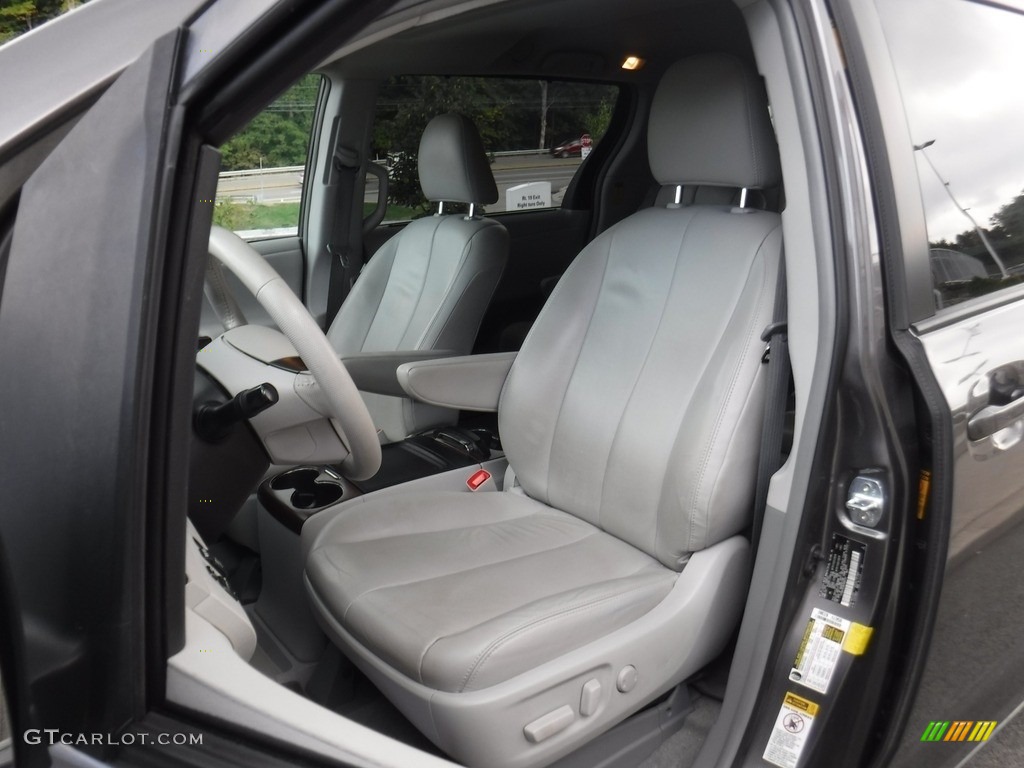 2014 Sienna XLE AWD - Predawn Gray Mica / Light Gray photo #12