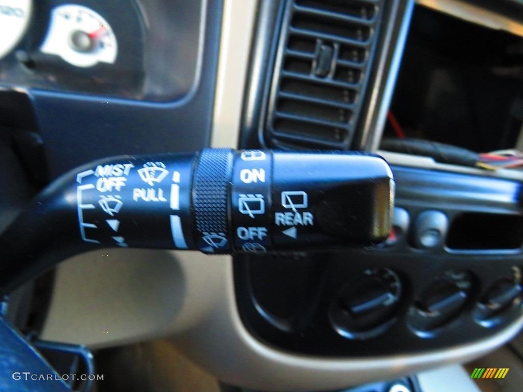 2006 Escape XLS 4WD - Titanium Green Metallic / Medium/Dark Flint photo #30