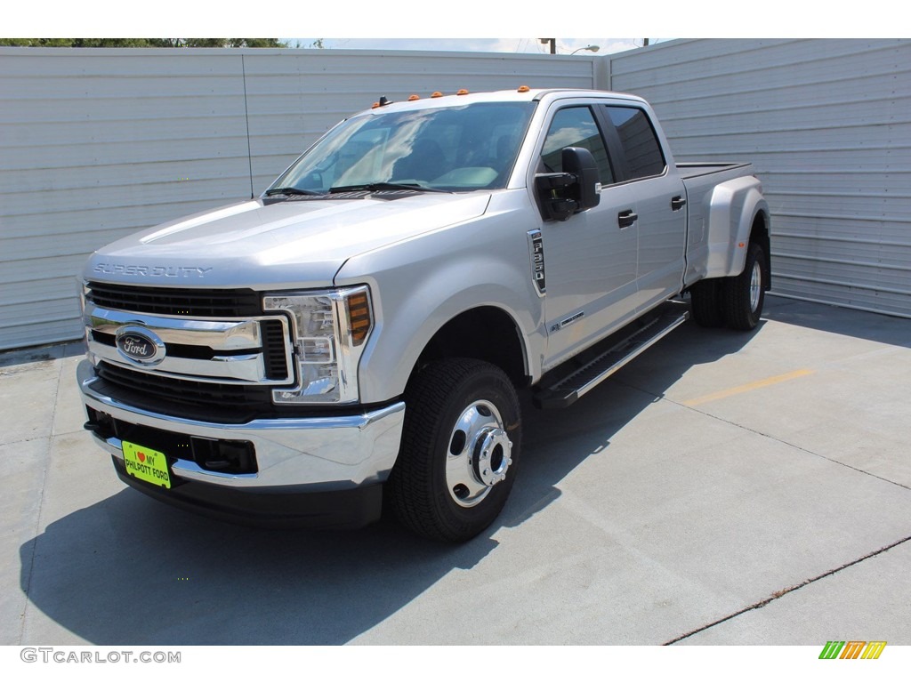 2019 F350 Super Duty XLT Crew Cab 4x4 - Ingot Silver / Earth Gray photo #4