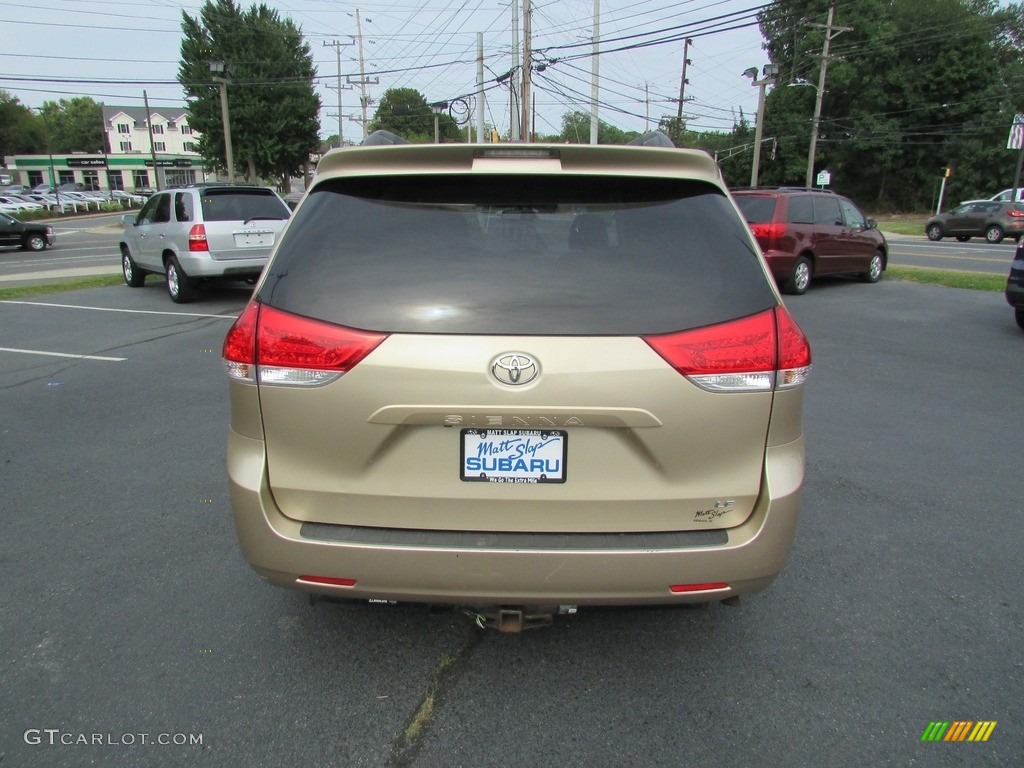 2011 Sienna LE - Sandy Beach Metallic / Bisque photo #7