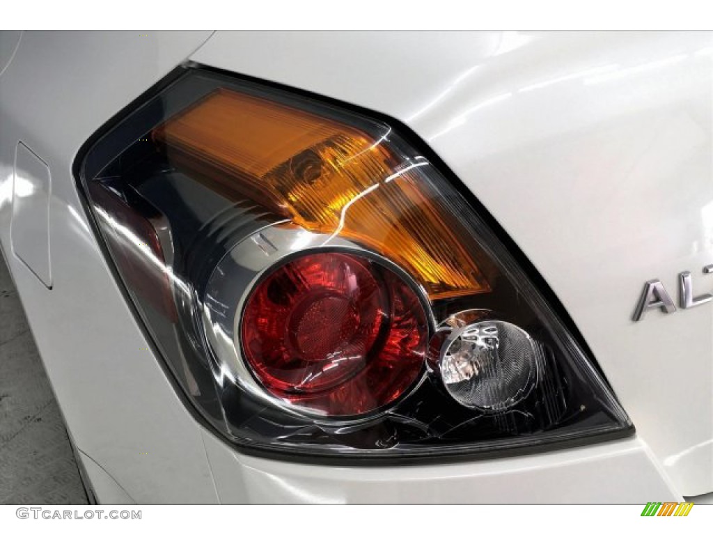 2012 Altima 2.5 S - Winter Frost White / Charcoal photo #22