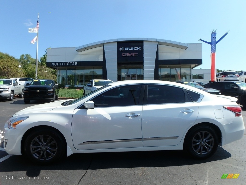 2015 Altima 2.5 S - Pearl White / Charcoal photo #1
