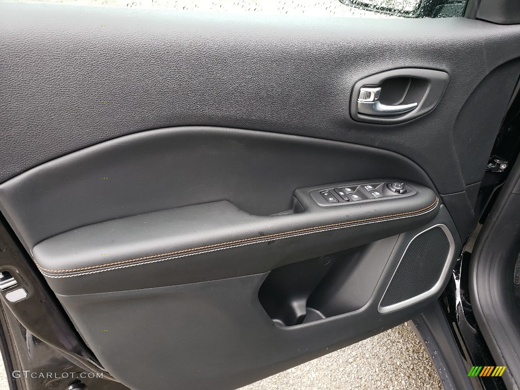 2020 Jeep Compass Latitude 4x4 Black Door Panel Photo #135073663
