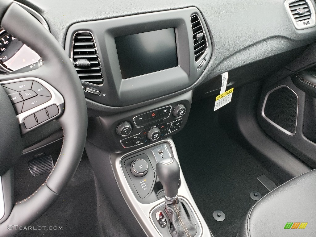 2020 Jeep Compass Latitude 4x4 Controls Photo #135073714