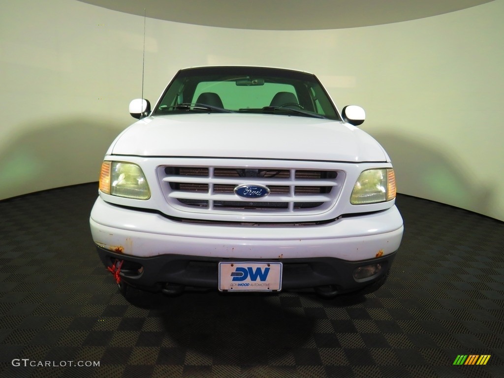 2002 F150 XL Regular Cab 4x4 - Oxford White / Medium Graphite photo #4