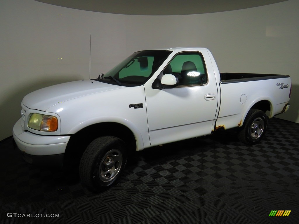 2002 F150 XL Regular Cab 4x4 - Oxford White / Medium Graphite photo #5
