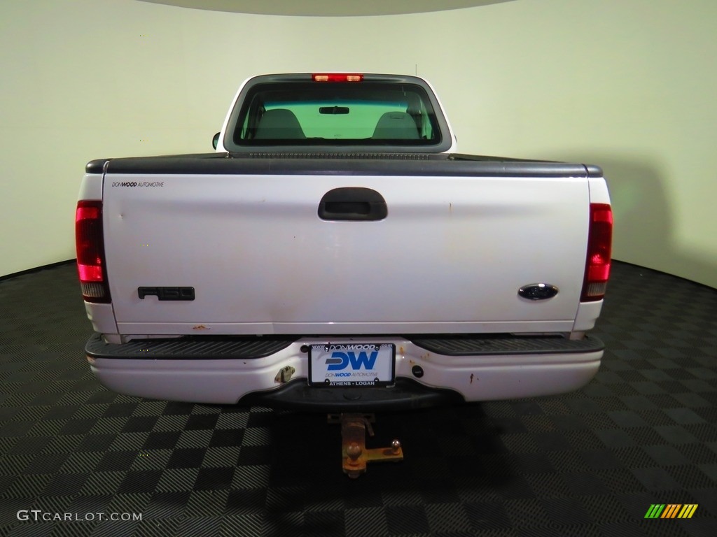 2002 F150 XL Regular Cab 4x4 - Oxford White / Medium Graphite photo #10