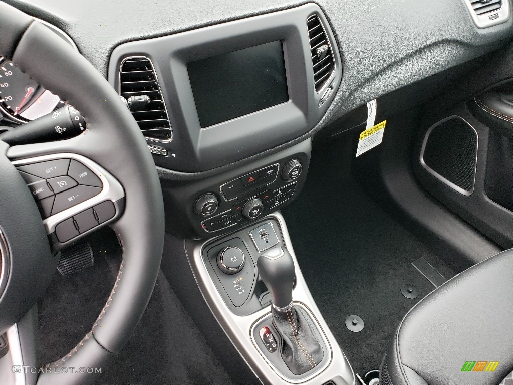 2020 Jeep Compass Latitude 4x4 Black Dashboard Photo #135076081