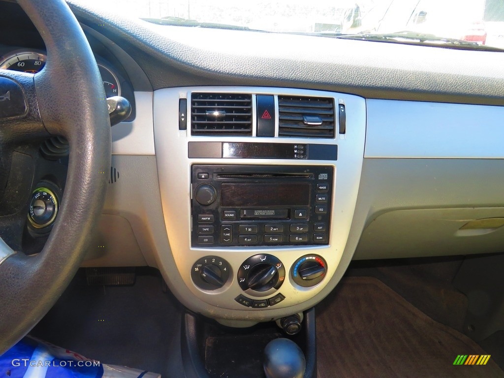 2005 Forenza S Sedan - Fusion Red Metallic / Gray photo #26