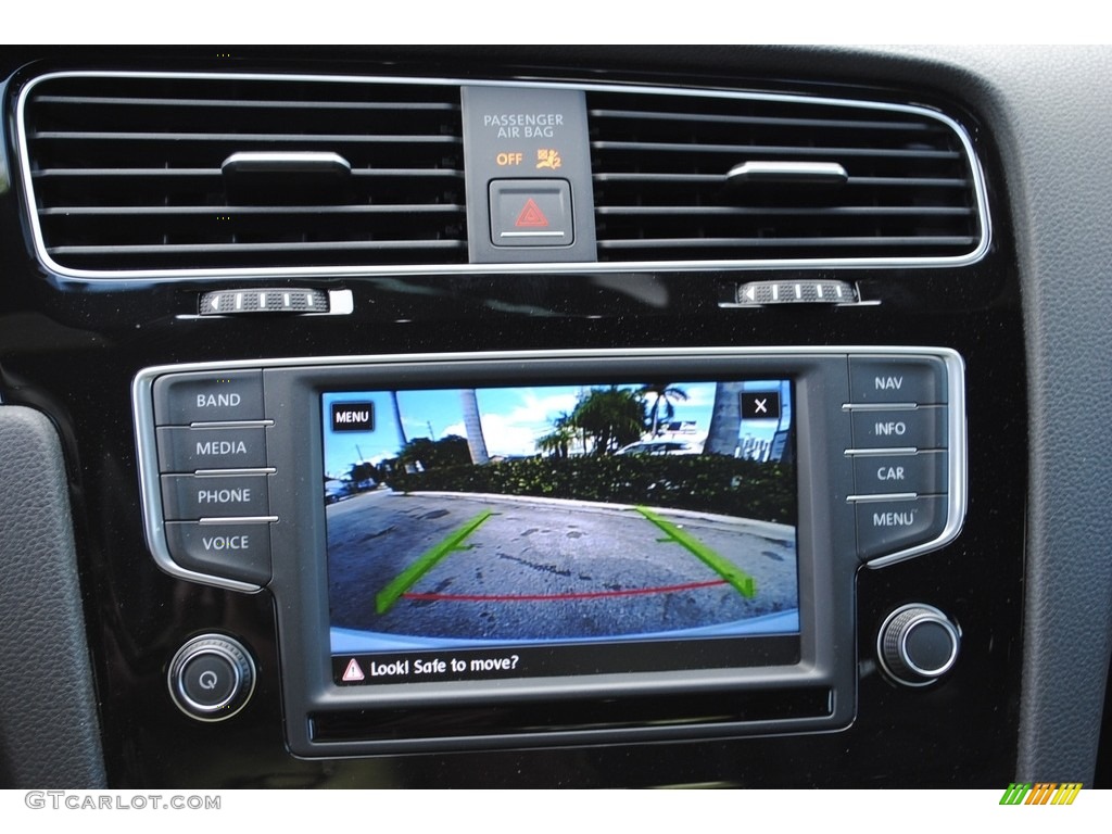 2017 Volkswagen Golf R 4Motion w/DCC. Nav. Controls Photo #135077095