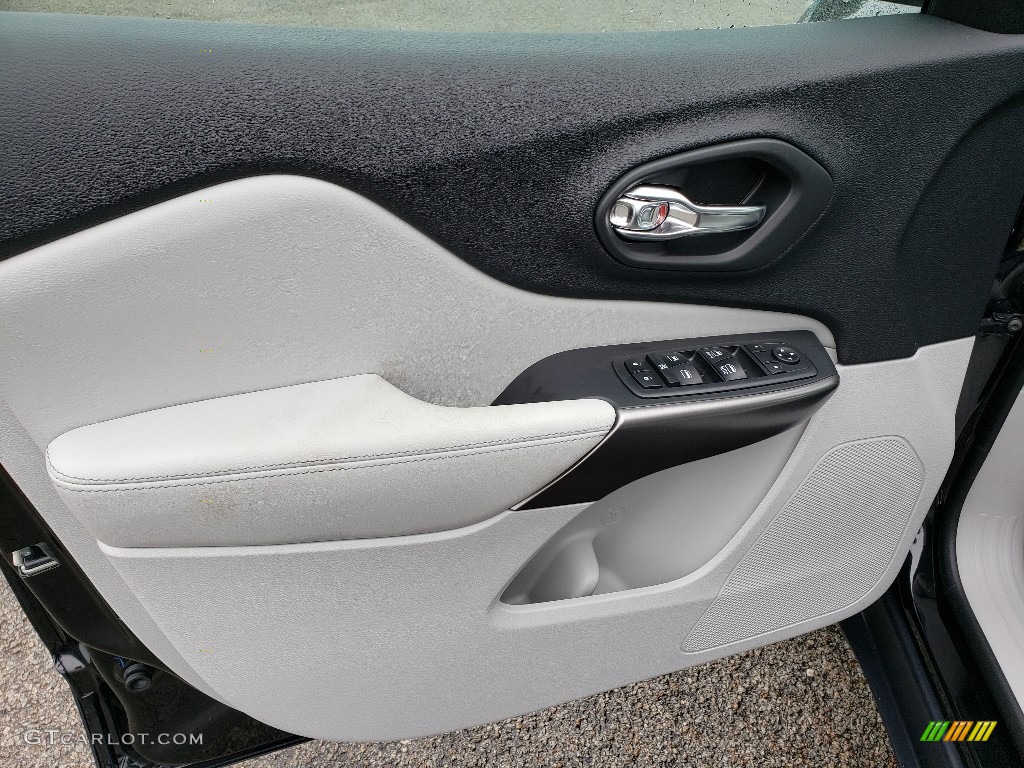 2020 Jeep Cherokee Latitude Plus 4x4 Black Door Panel Photo #135077276