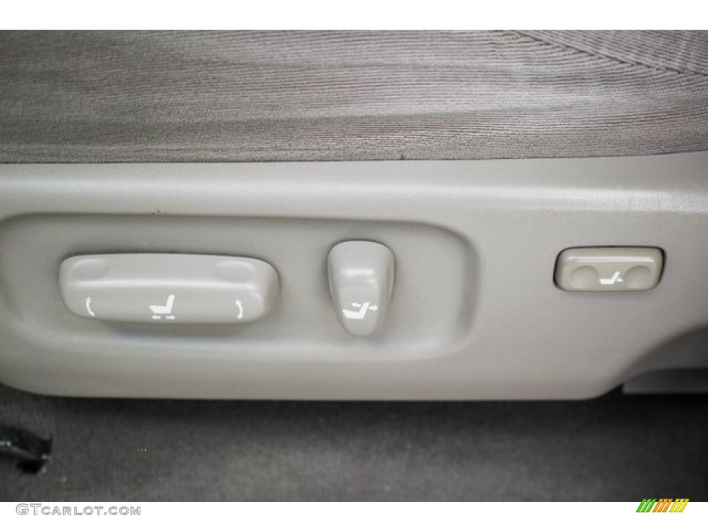 2006 Sequoia SR5 - Bluesteel Mica / Light Charcoal photo #16