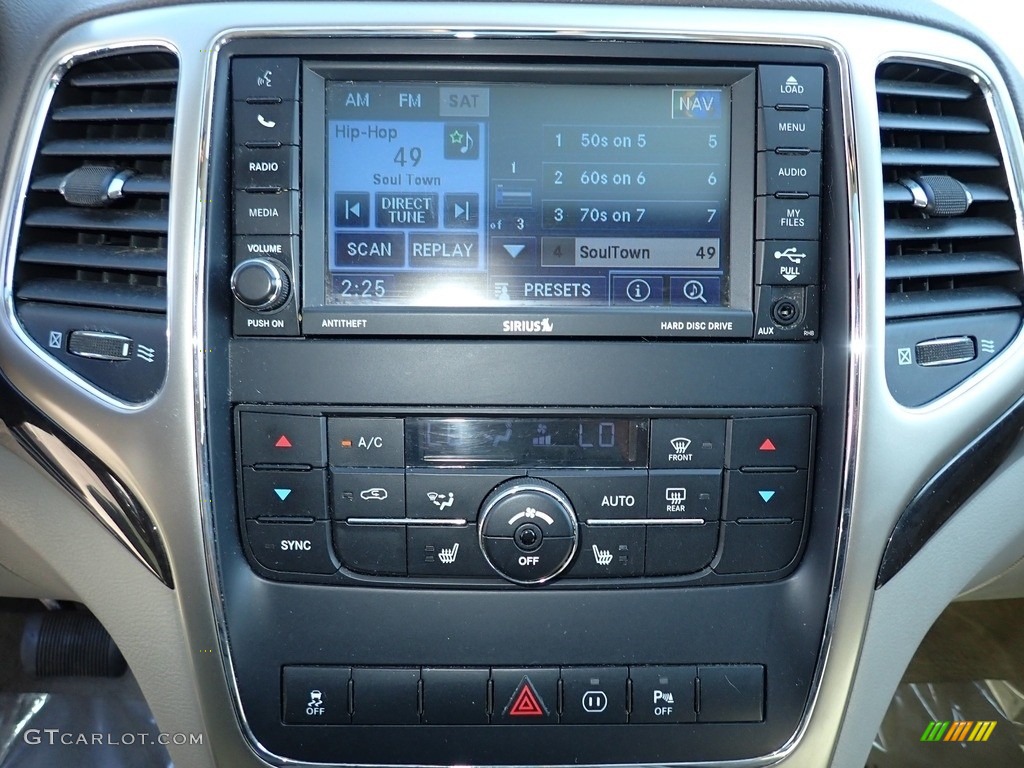 2012 Grand Cherokee Laredo 4x4 - Stone White / Dark Graystone/Medium Graystone photo #19