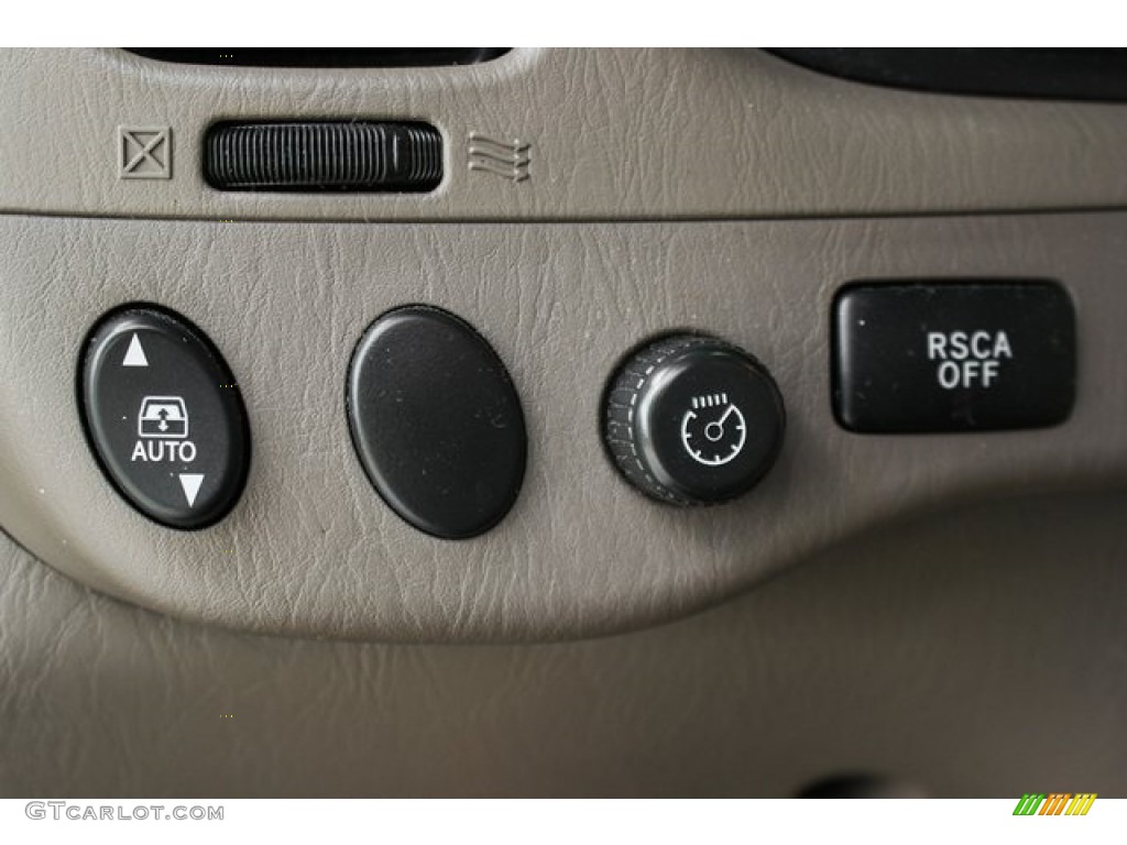 2006 Sequoia SR5 - Bluesteel Mica / Light Charcoal photo #35