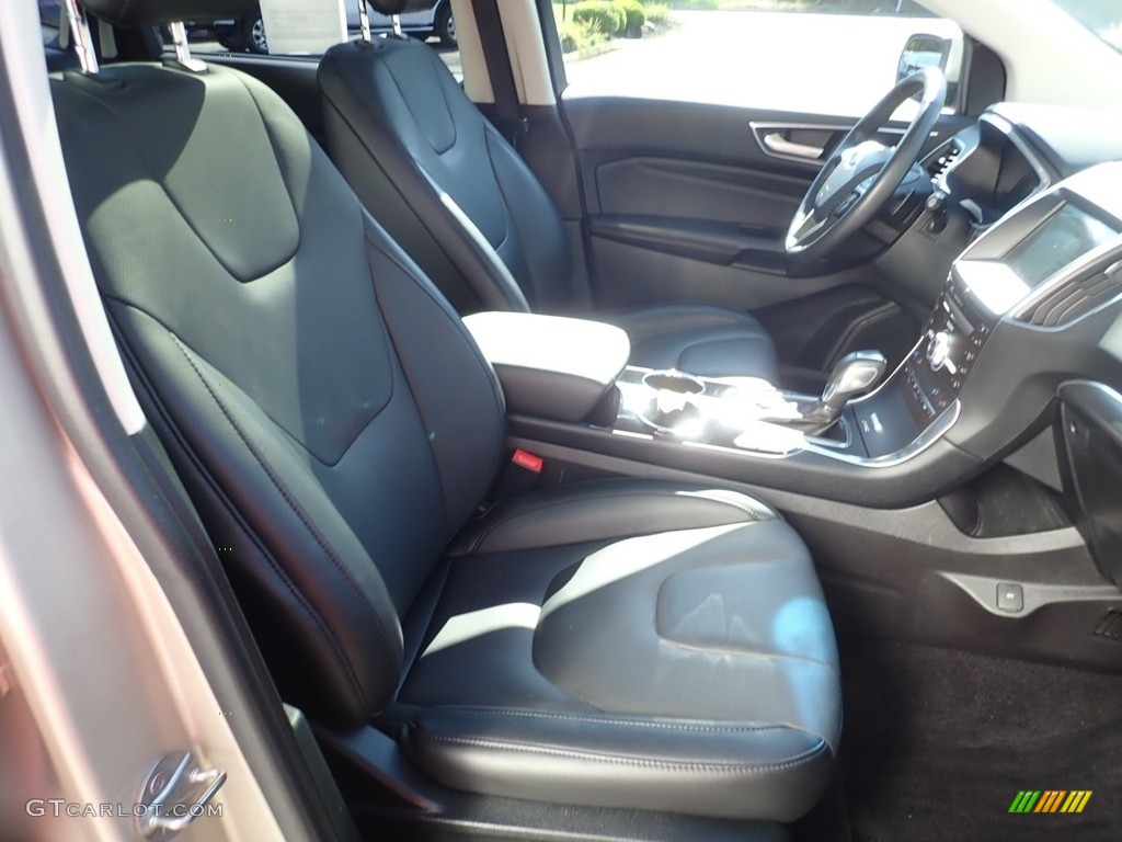 2017 Edge Titanium AWD - White Gold Metallic / Ebony photo #11