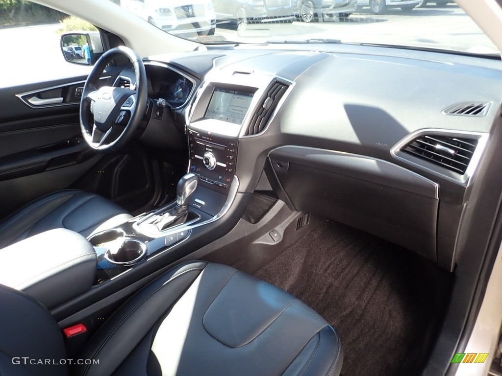 2017 Edge Titanium AWD - White Gold Metallic / Ebony photo #12