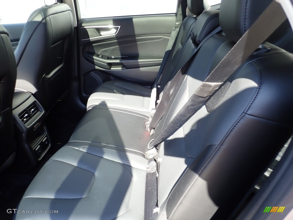 2017 Edge Titanium AWD - White Gold Metallic / Ebony photo #16
