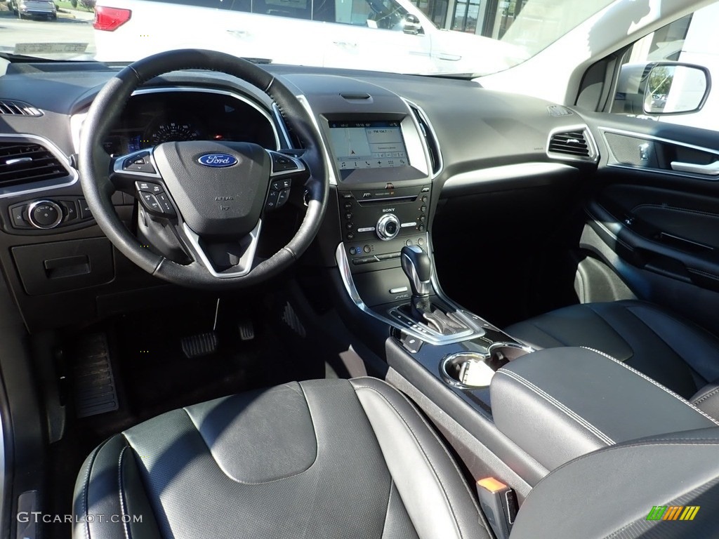 2017 Edge Titanium AWD - White Gold Metallic / Ebony photo #17