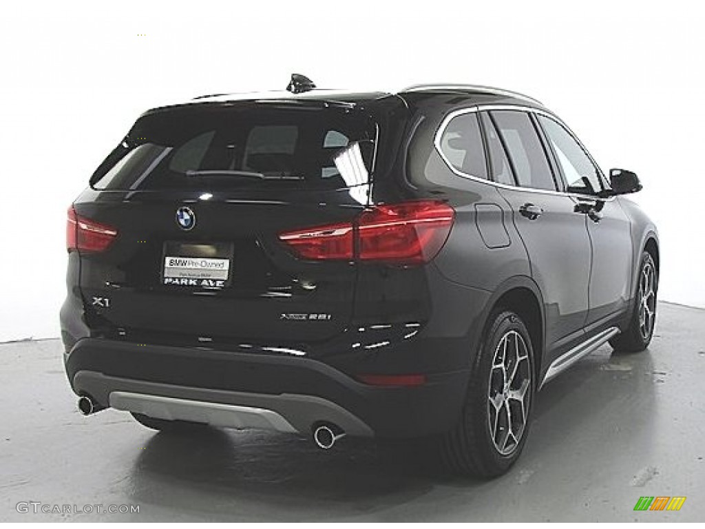 2019 X1 xDrive28i - Jet Black / Black photo #4
