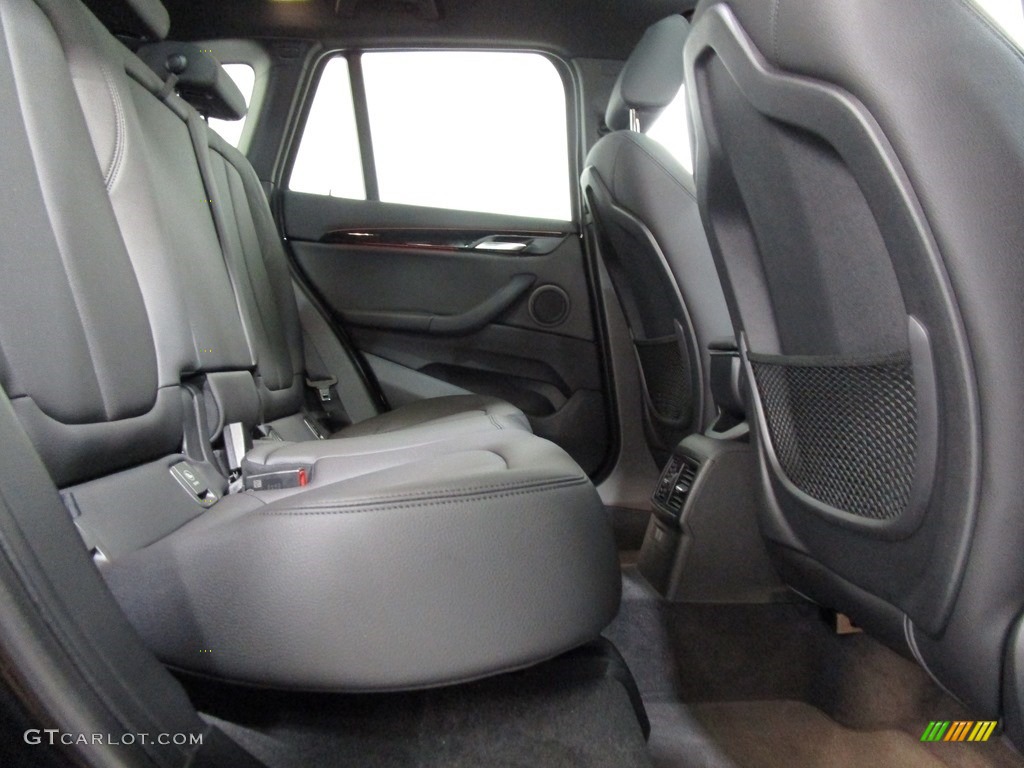 2019 X1 xDrive28i - Jet Black / Black photo #19