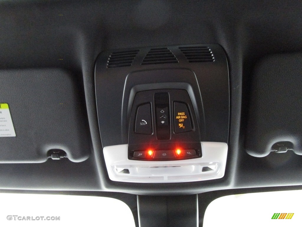 2019 X1 xDrive28i - Jet Black / Black photo #27