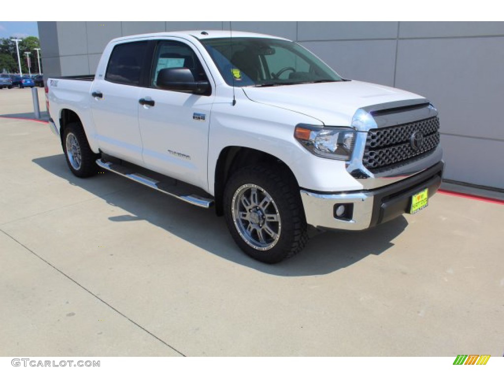 2019 Tundra SR5 CrewMax 4x4 - Super White / Graphite photo #2