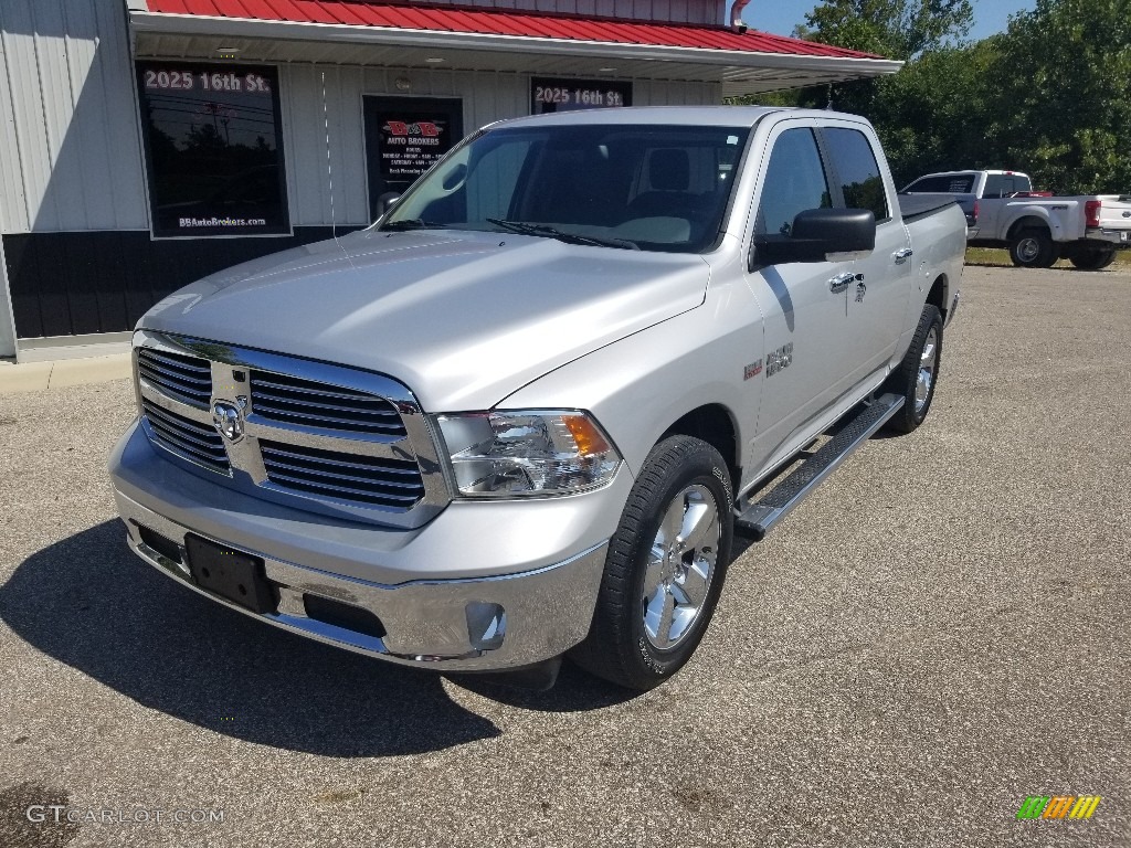 2013 1500 SLT Crew Cab 4x4 - Bright Silver Metallic / Canyon Brown/Light Frost Beige photo #28