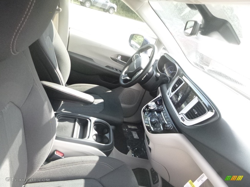 Alloy/Black Interior 2020 Chrysler Pacifica Touring Photo #135106598