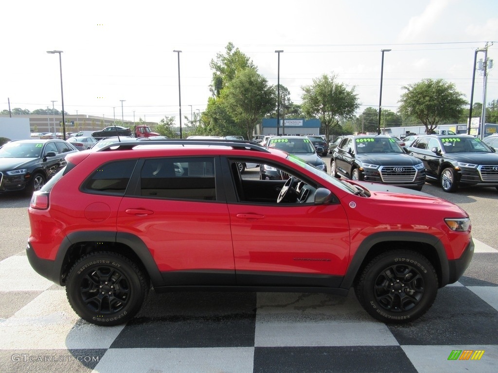 2019 Cherokee Trailhawk Elite 4x4 - Firecracker Red / Black photo #3