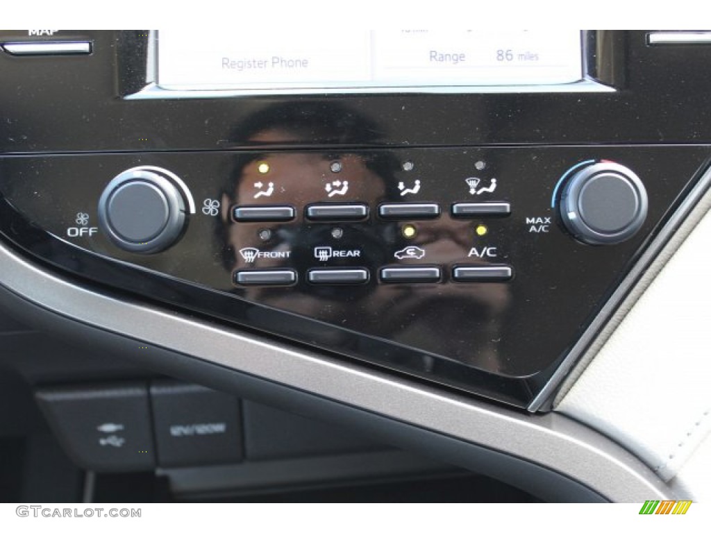 2019 Camry LE - Celestial Silver Metallic / Ash photo #17