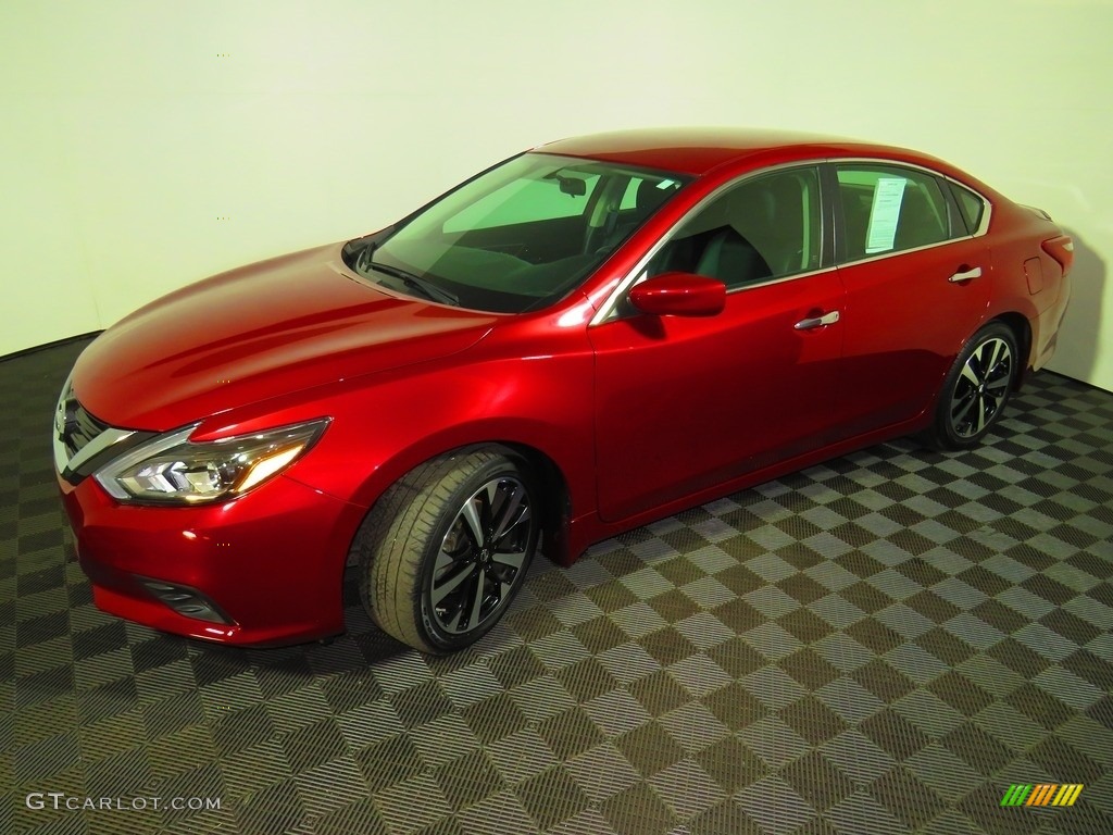 2018 Altima 2.5 SR - Scarlet Ember / Charcoal photo #7