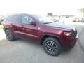 Front 3/4 View of 2019 Grand Cherokee Trailhawk 4x4